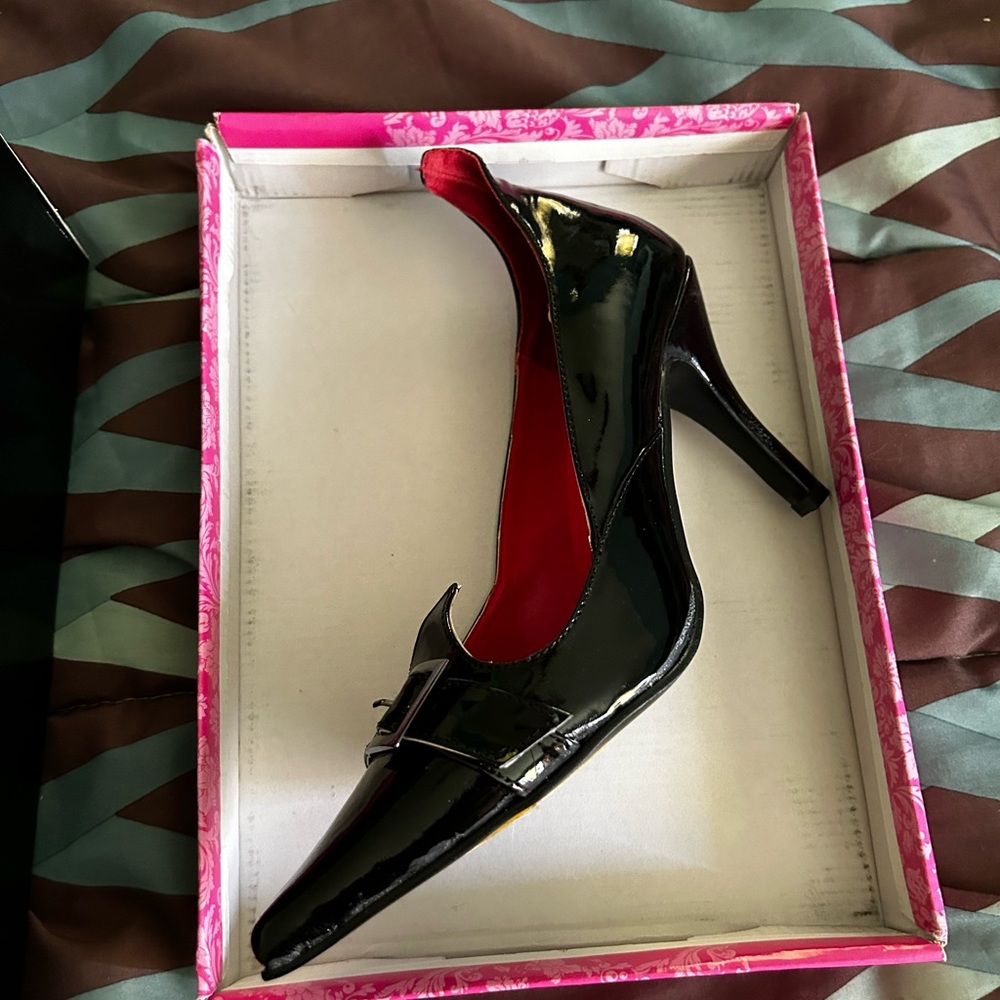 Ellie black witchy heels, never worn